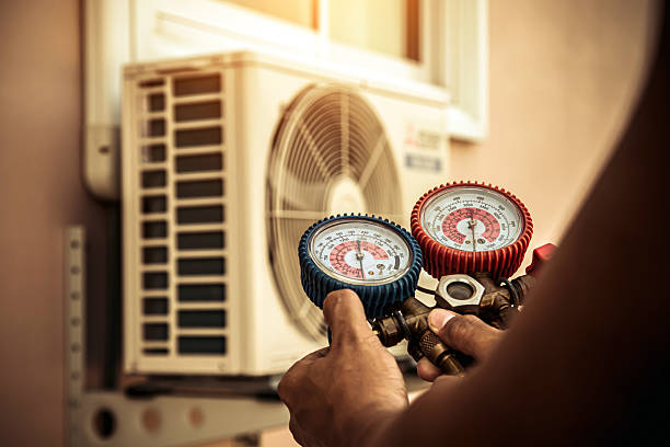 Professional Ac Installation technician working in Leominster, MA